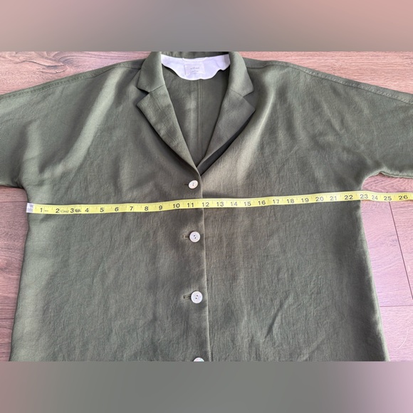 Aritzia Wilfred Freeform Crepette Button Front Shirt Olive Green Size Small - Picture 10 of 11